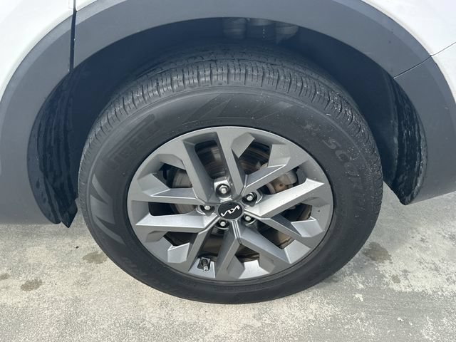 Certified 2024 Kia Telluride LX FWD image 11