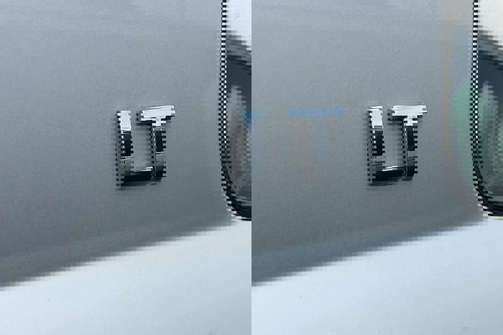 Used 2019 Chevrolet Suburban LT image 17