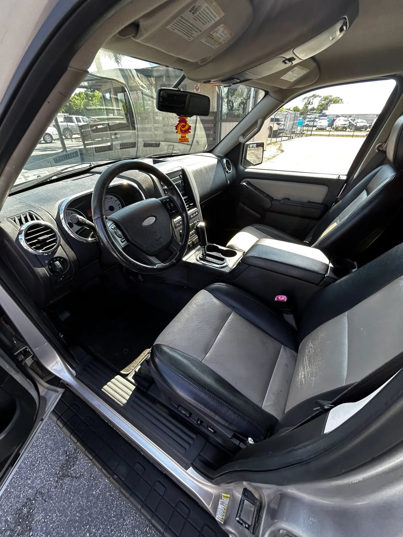 Used 2007 Ford Explorer Sport Trac Limited AWD/4WD image 25