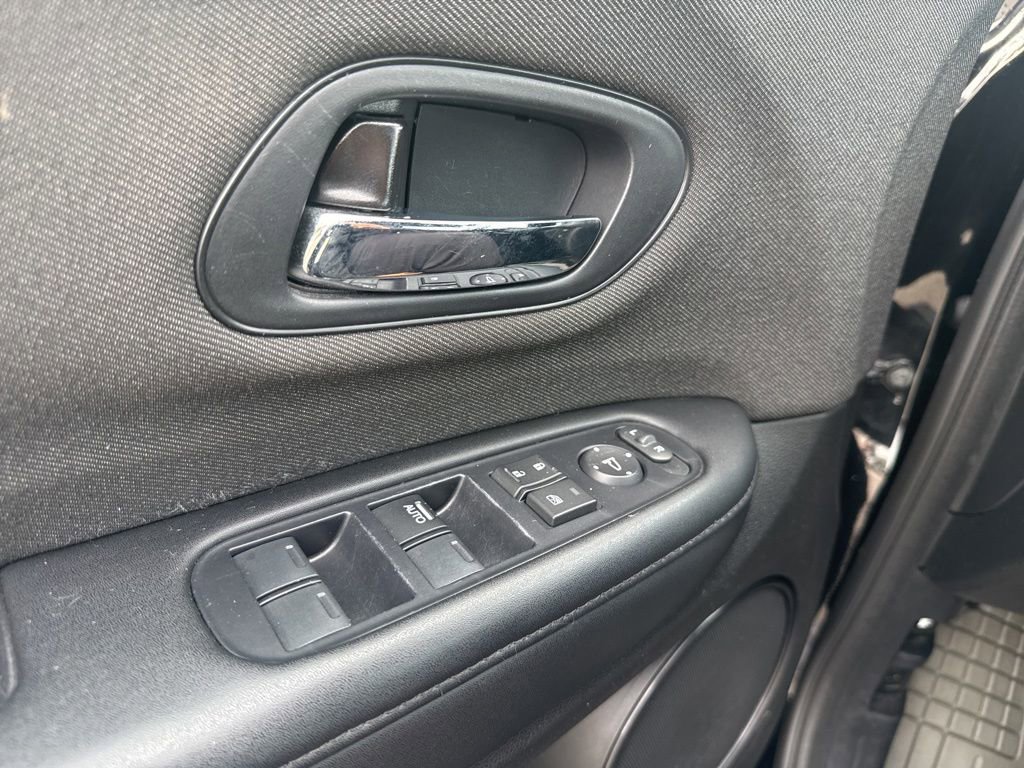 Used 2019 Honda HR-V Sport image 10