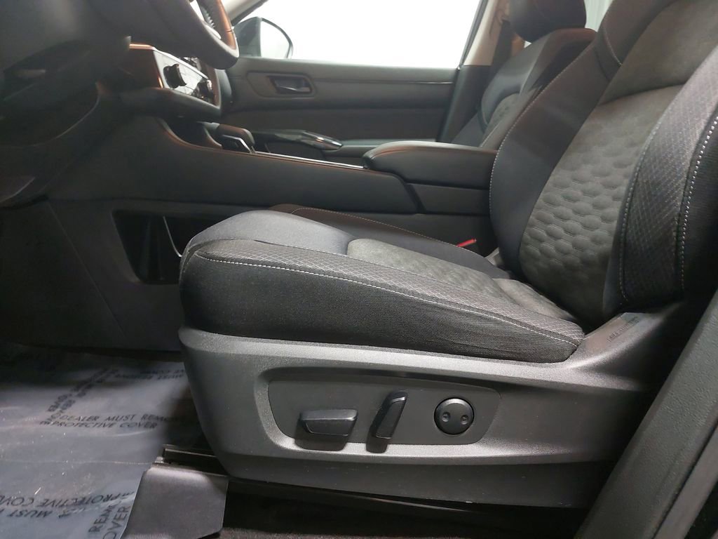 Used 2024 Nissan Pathfinder SV w/ Cargo Package image 30