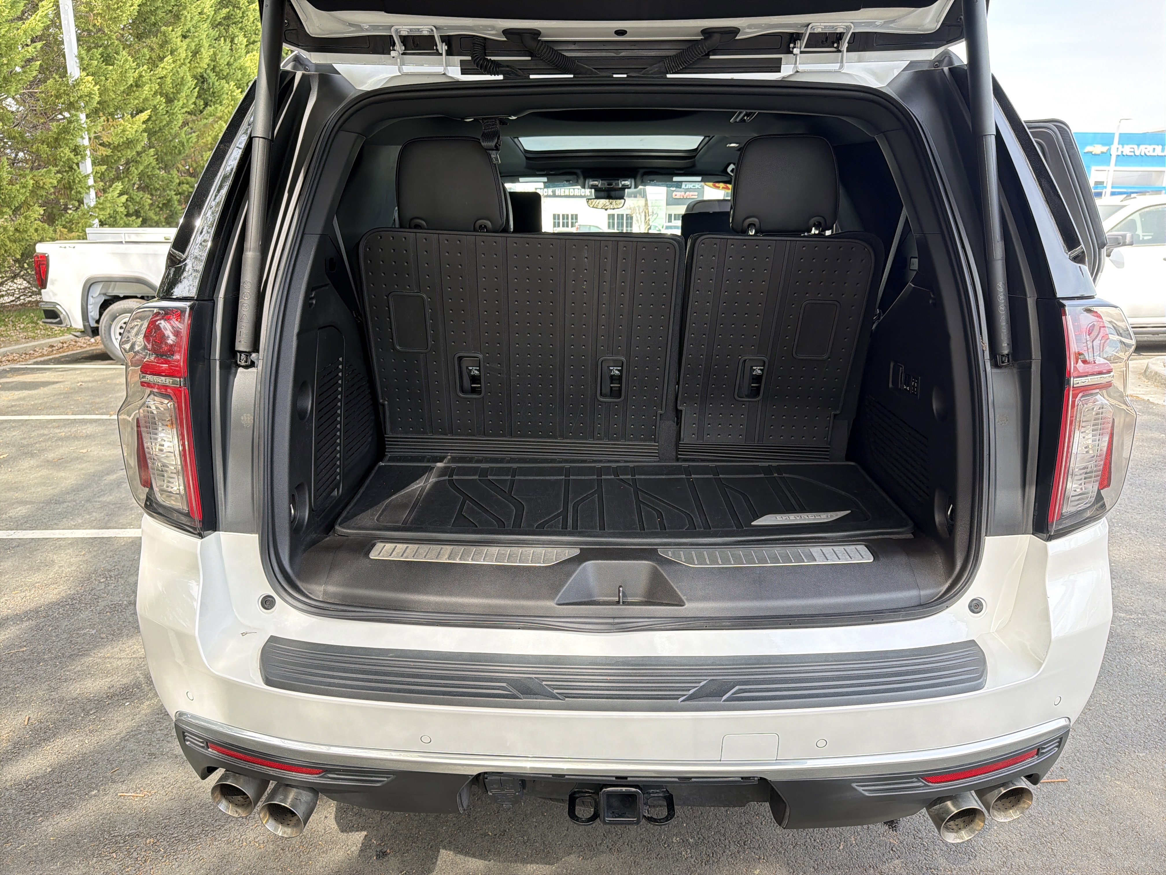 Used 2023 Chevrolet Tahoe High Country w/ Advanced Technology Package AWD/4WD image 34