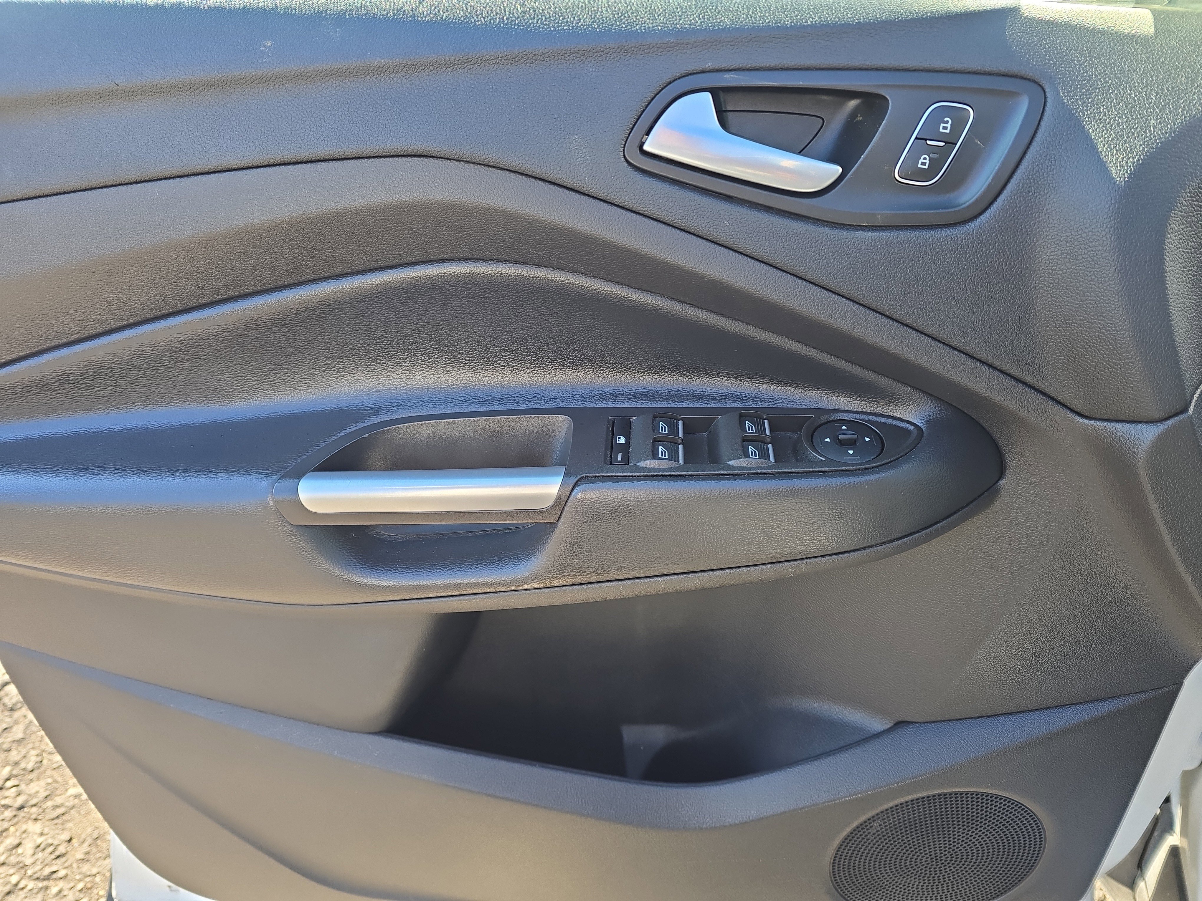 Used 2019 Ford Escape SE image 12