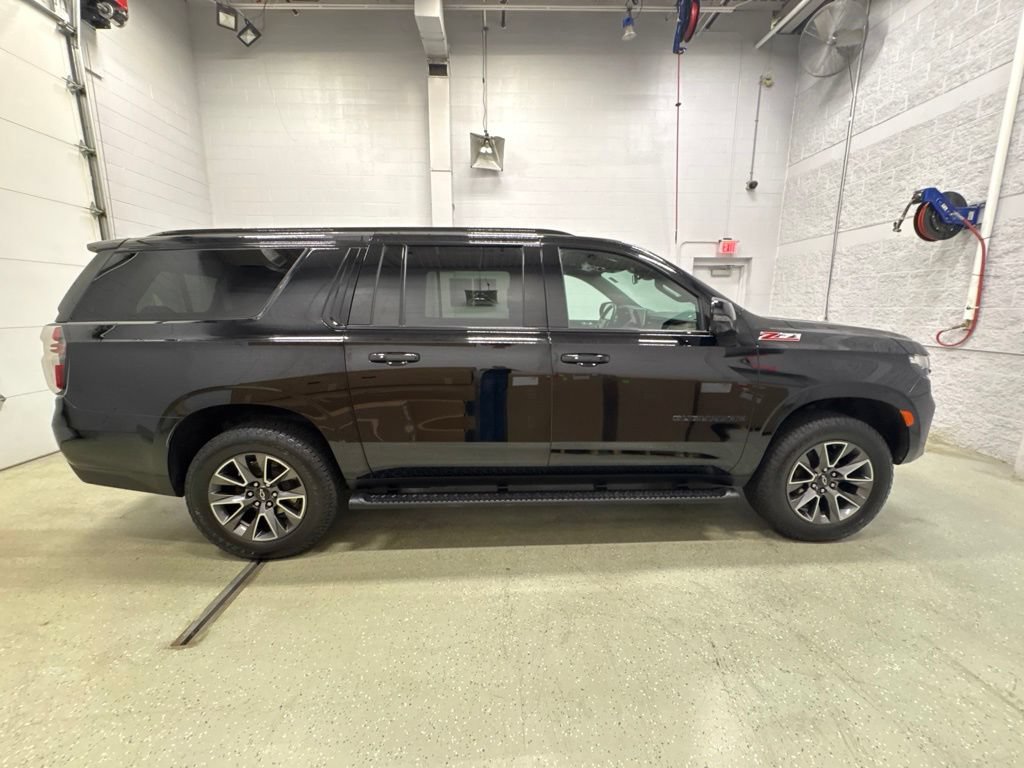 Used 2024 Chevrolet Suburban Z71 w/ Luxury Package AWD/4WD image 3