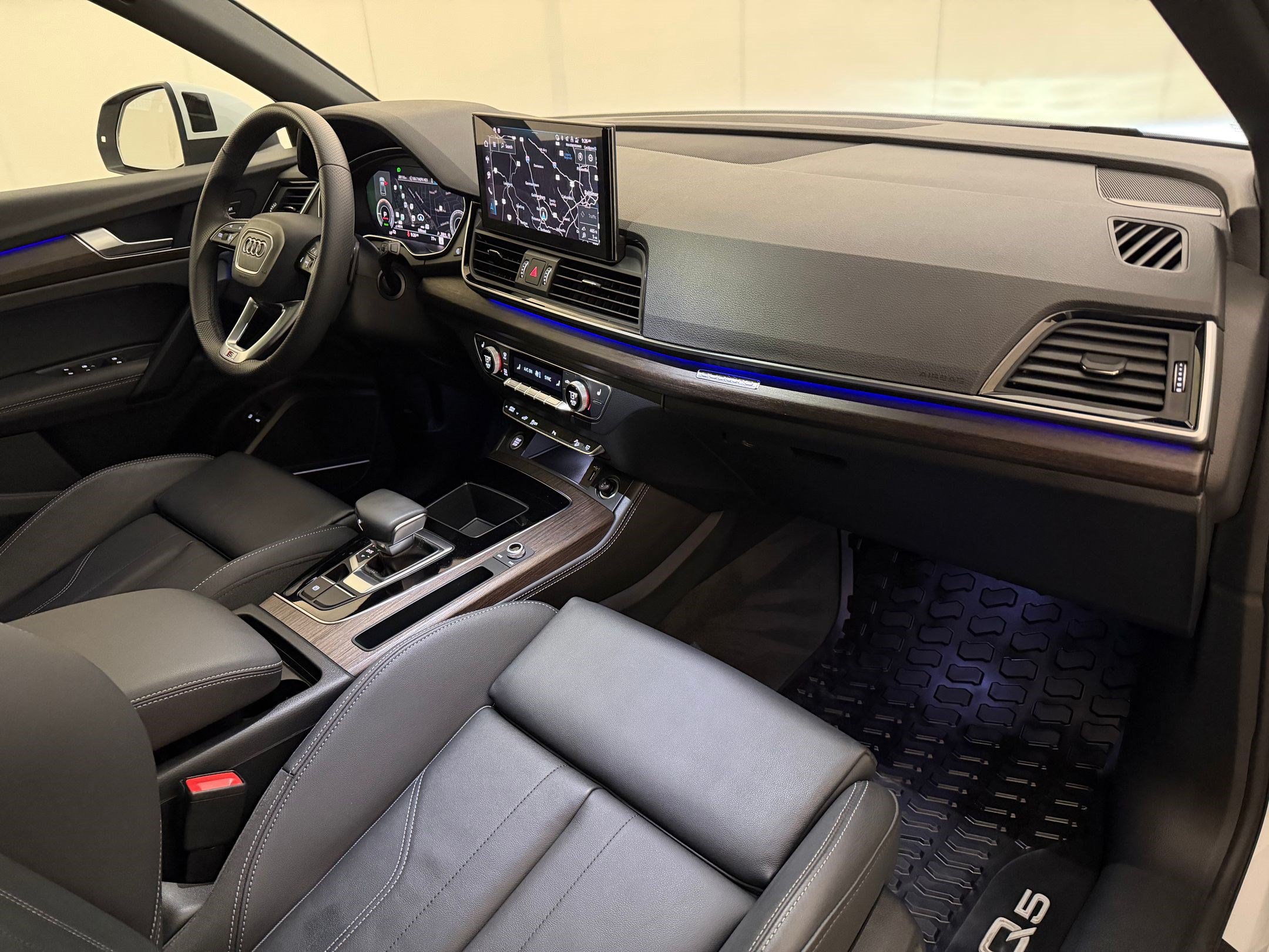 Certified 2025 Audi Q5 e Premium Plus w/ Premium Plus Package AWD/4WD image 33