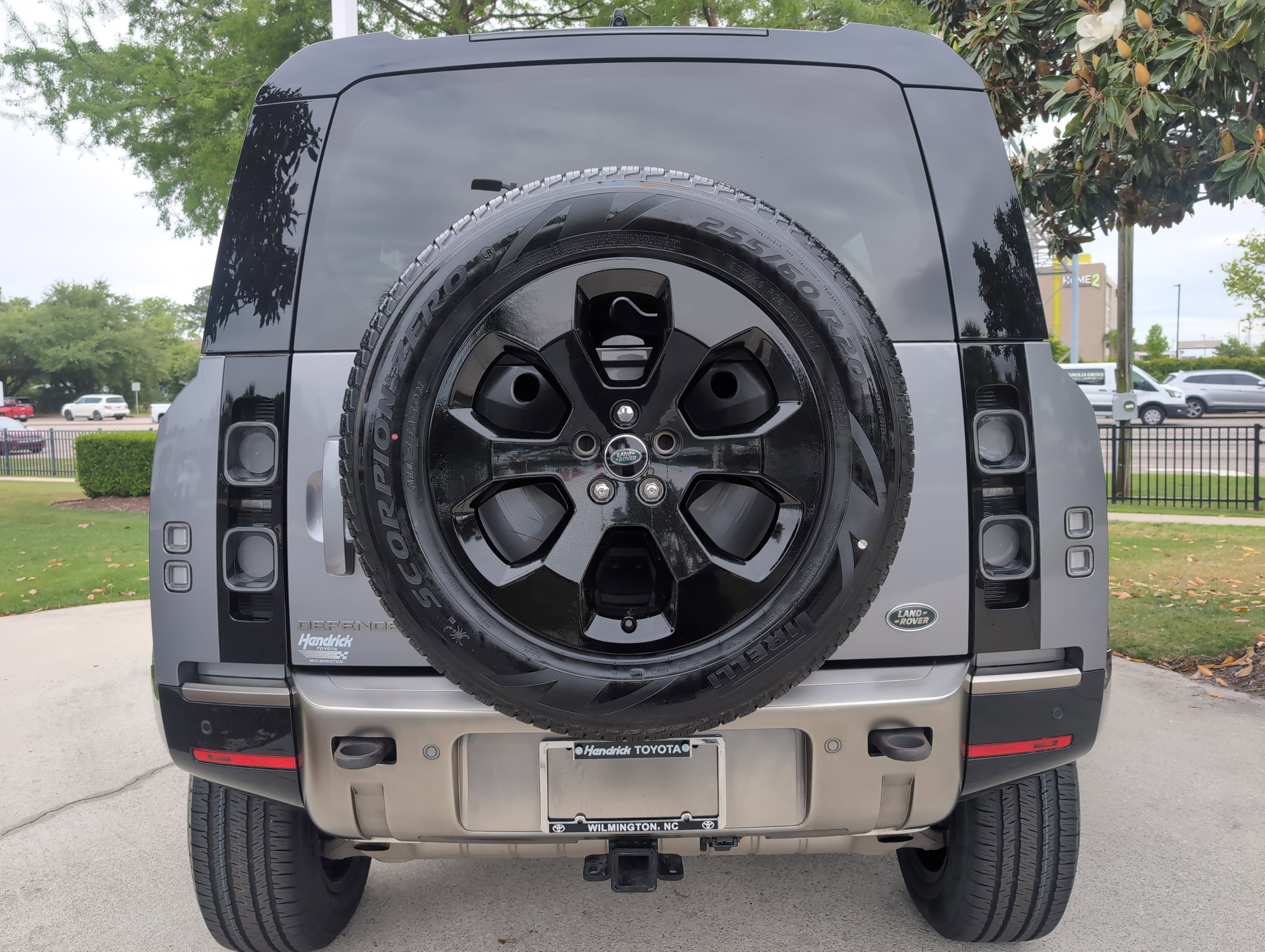 Used 2023 Land Rover Defender 110 X AWD/4WD image 9