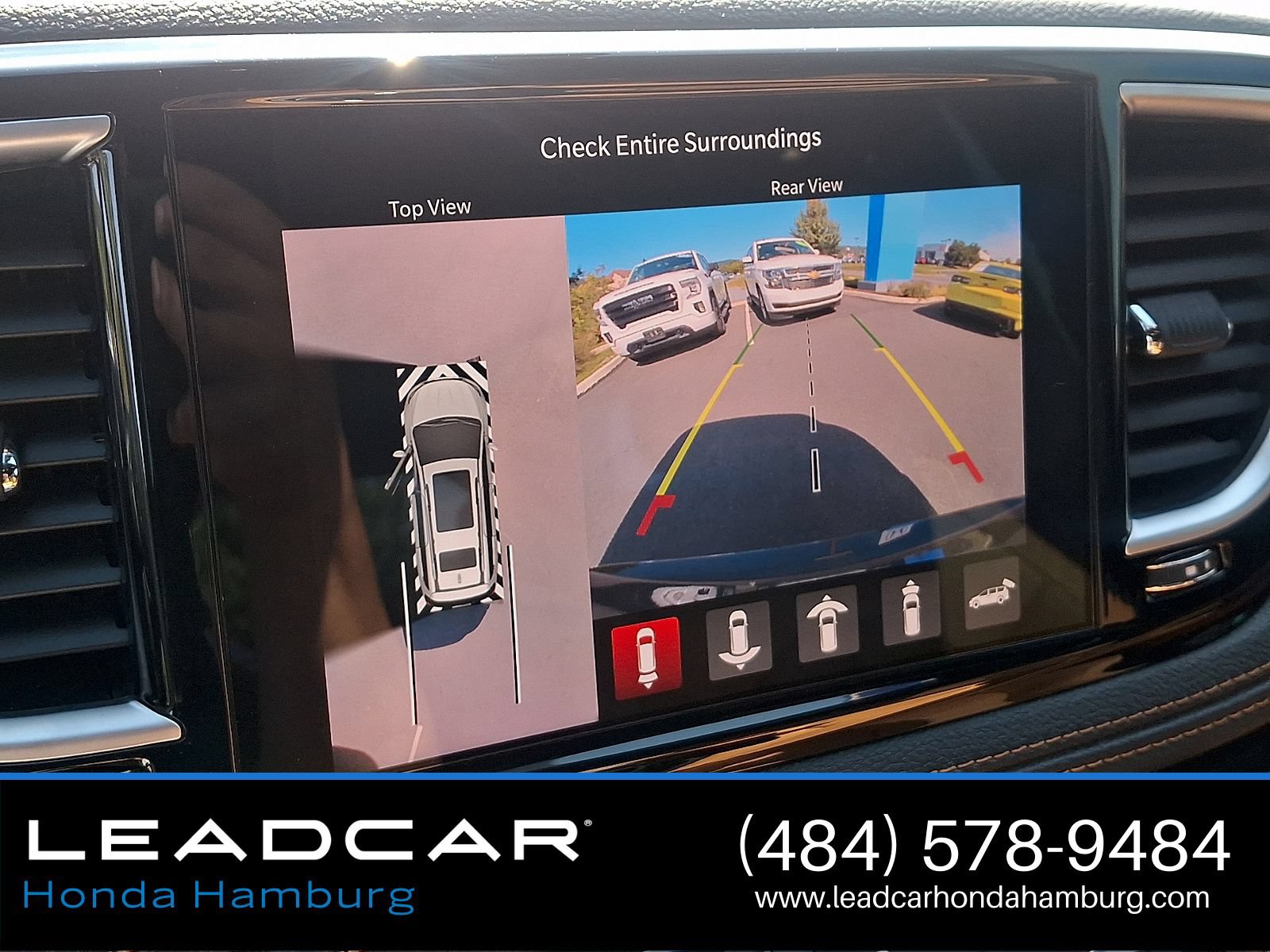 Used 2023 Chrysler Pacifica Pinnacle FWD image 19
