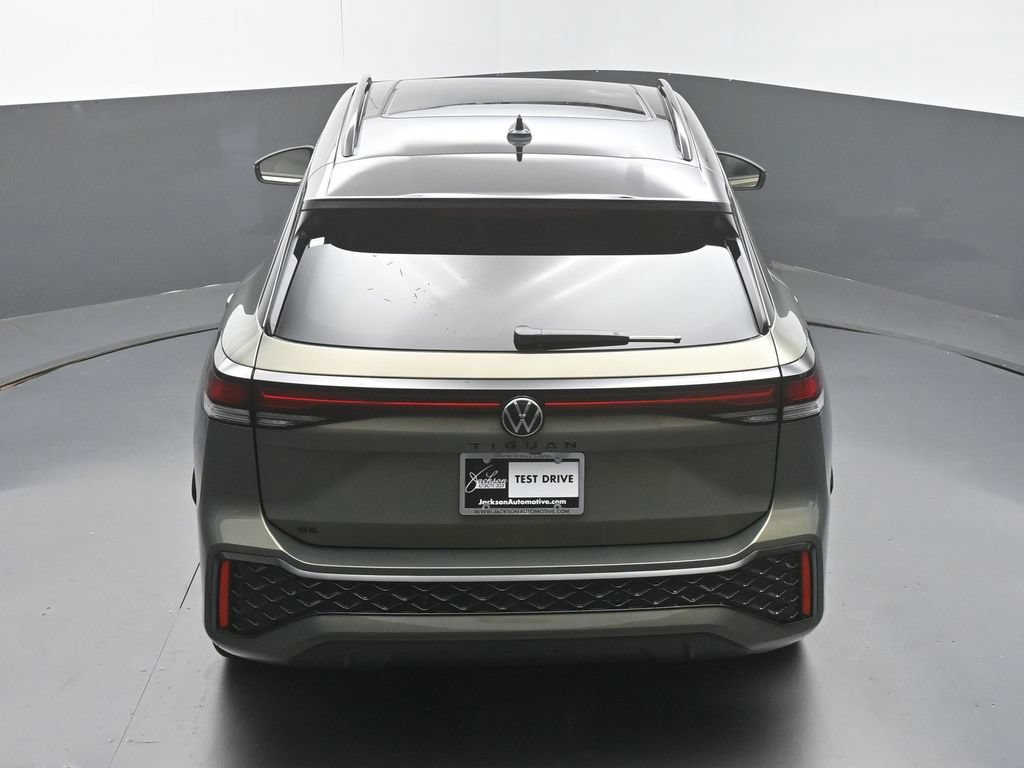 New 2026 Volkswagen Tiguan SE R-Line FWD image 50
