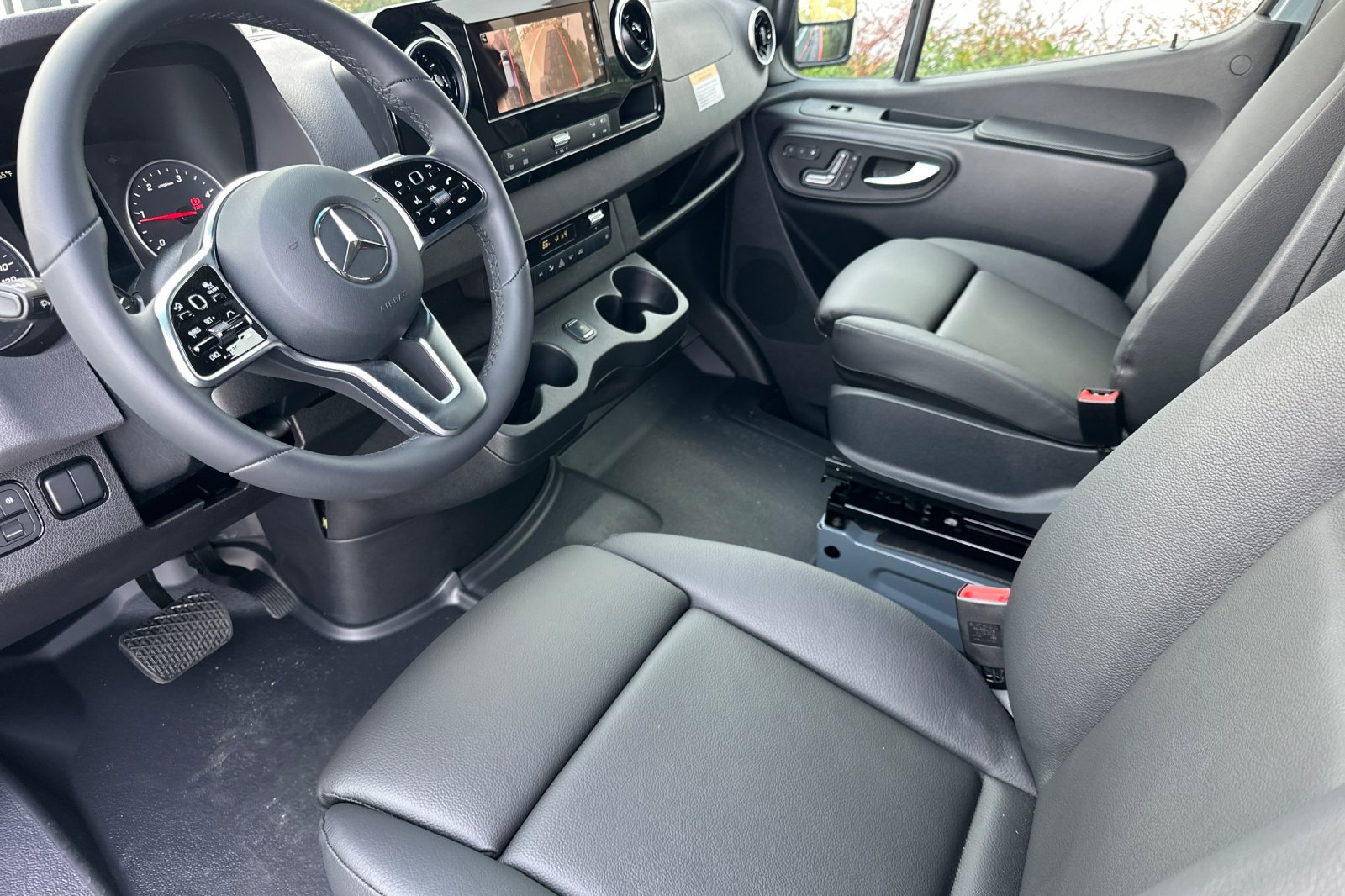 New 2024 Mercedes-Benz Sprinter 2500 image 10