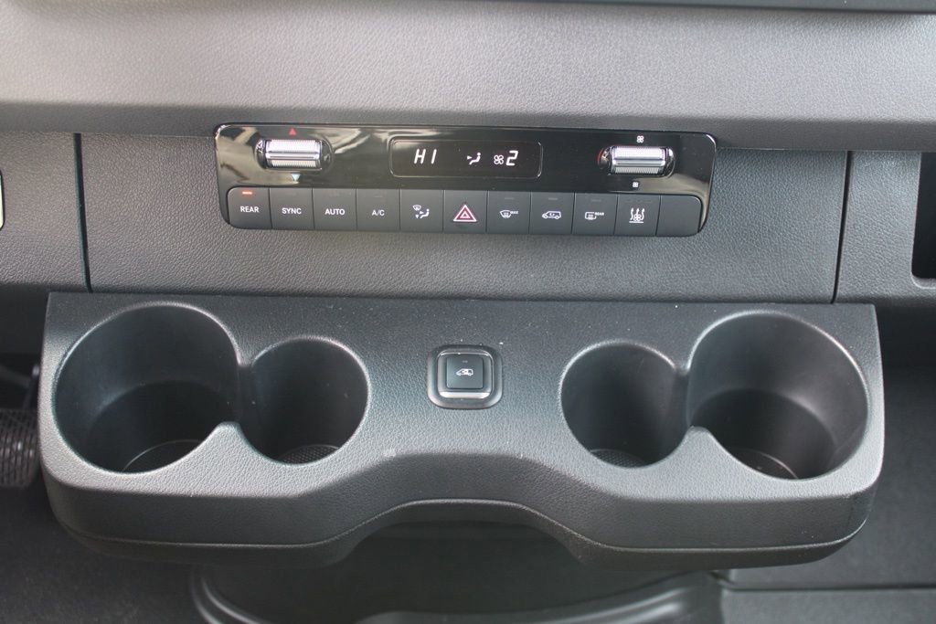 Used 2024 Mercedes-Benz Sprinter 2500 image 33
