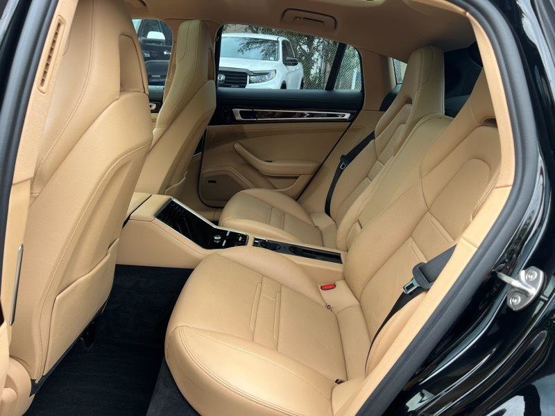 Used 2017 Porsche Panamera 4 AWD/4WD image 8