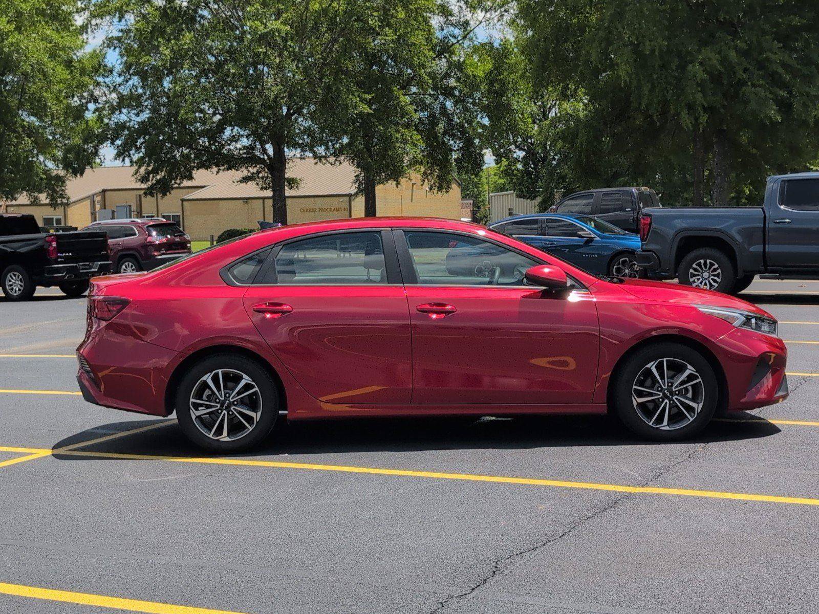 Used 2024 Kia Forte LXS FWD image 7