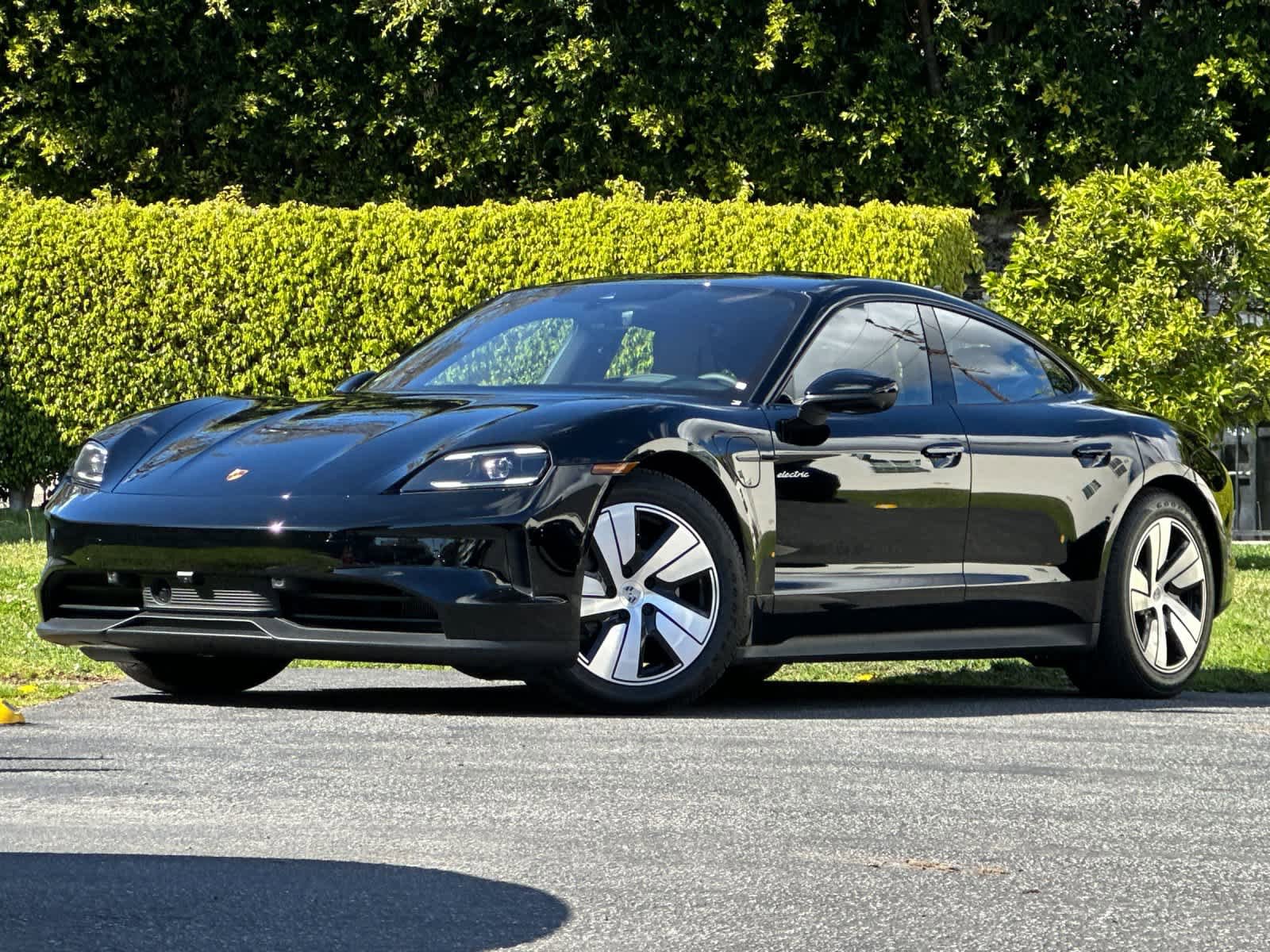 New 2026 Porsche Taycan AWD/4WD video 1