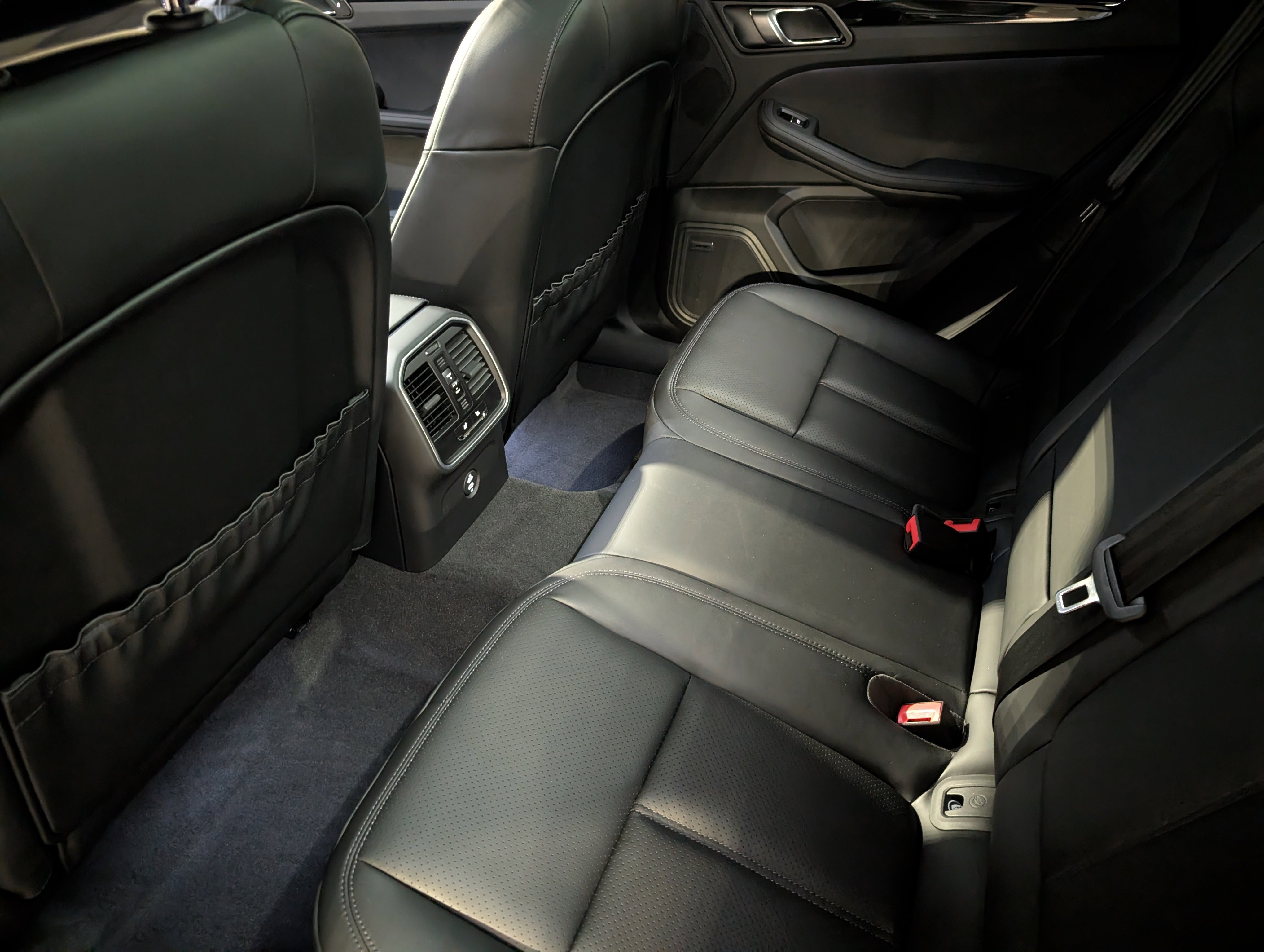 New 2026 Porsche Macan S image 22