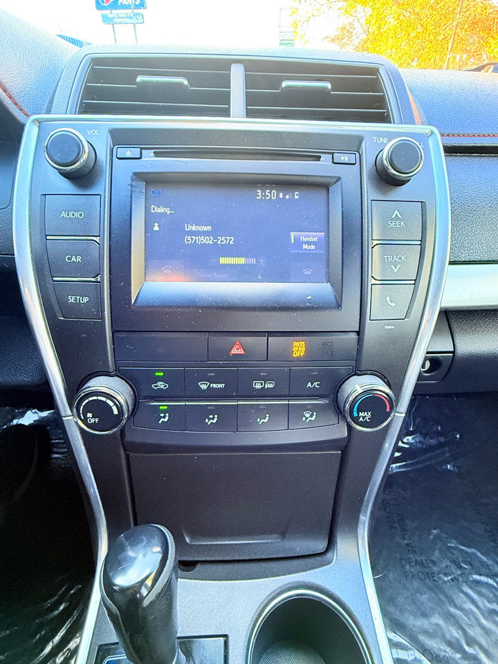 Used 2017 Toyota Camry SE image 17