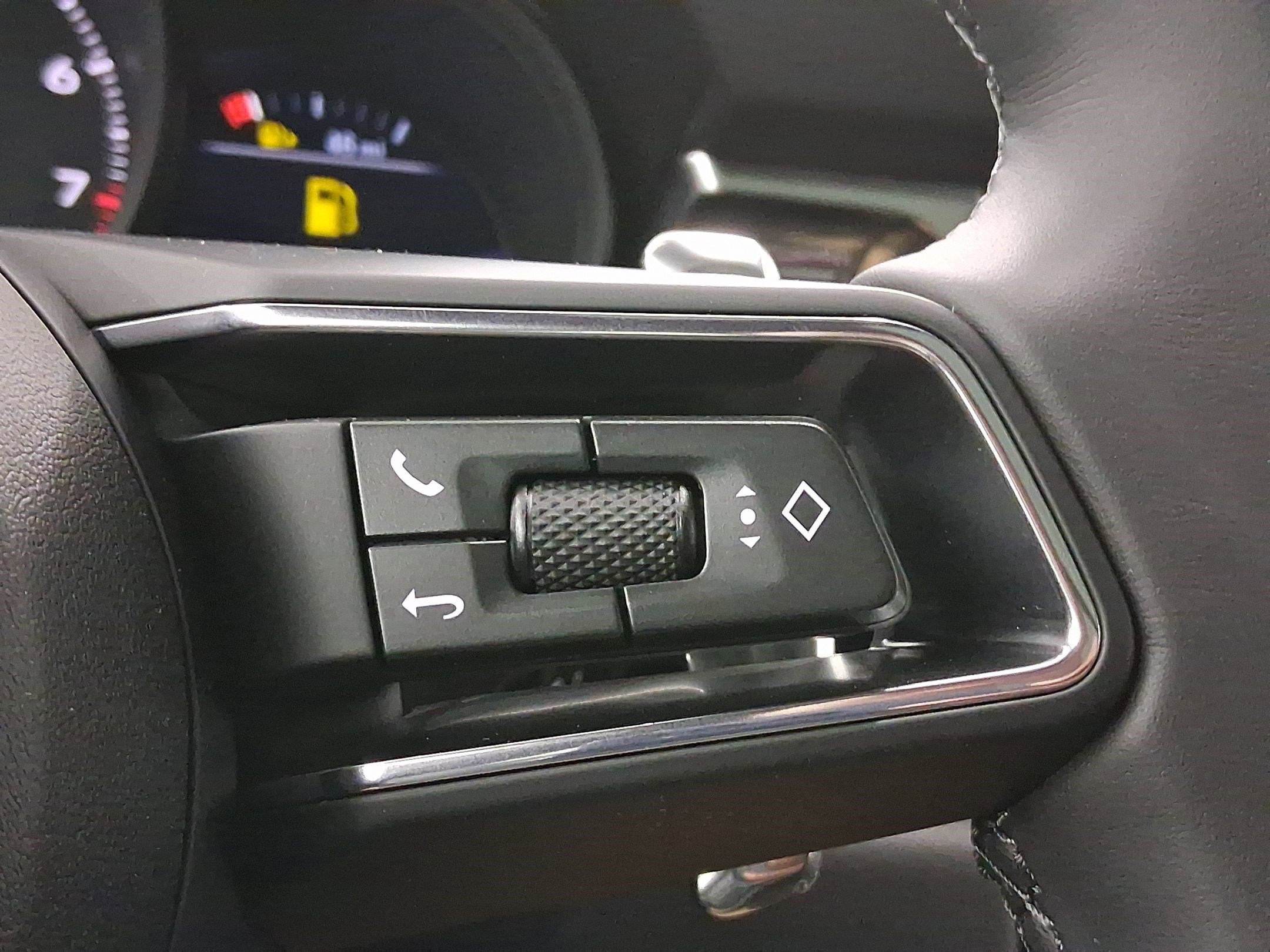 Used 2026 Porsche Macan AWD/4WD image 18