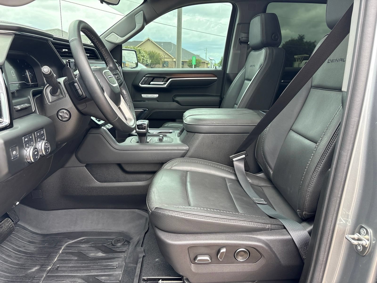 Used 2024 GMC Sierra 1500 Denali w/ Denali Reserve Package AWD/4WD image 18