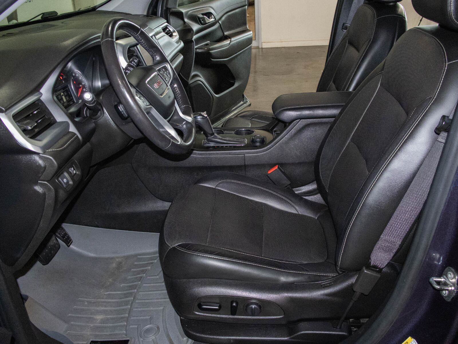 Used 2019 GMC Acadia SLT AWD/4WD image 8