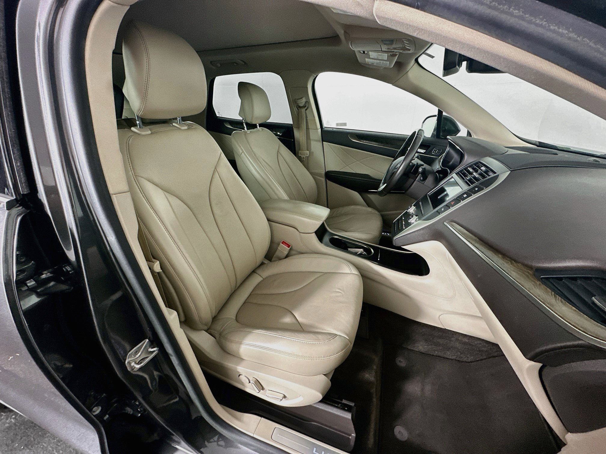 Used 2017 Lincoln MKC Reserve FWD image 31