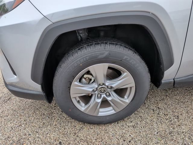 Used 2025 Toyota RAV4 XLE FWD image 9