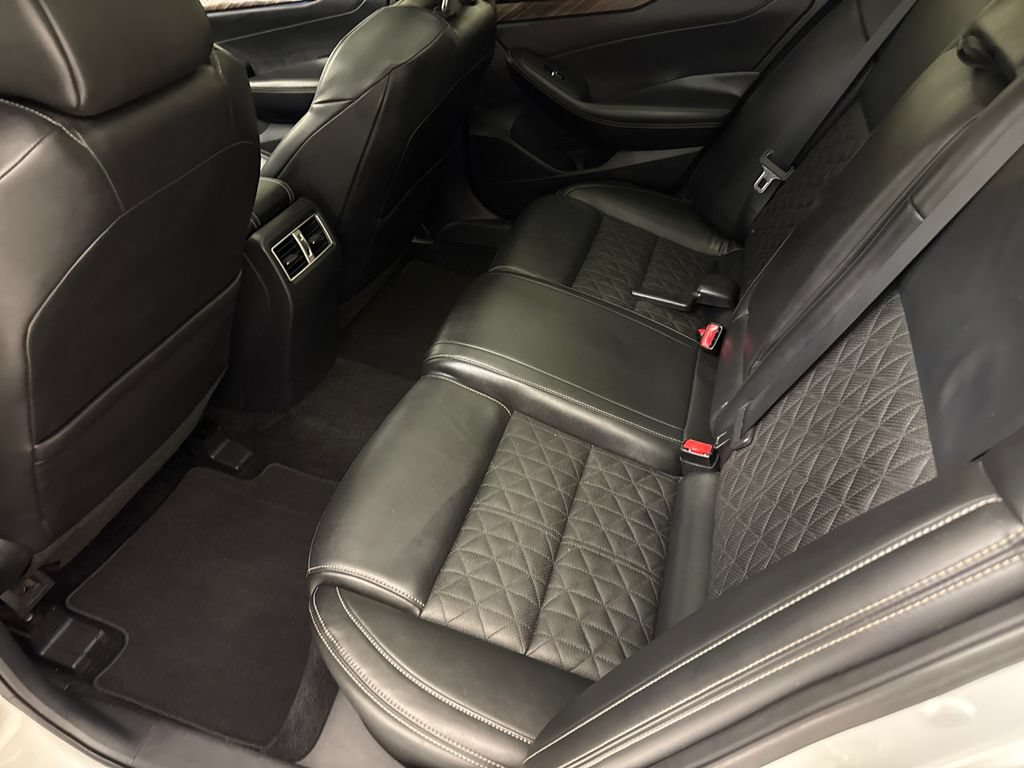 Used 2017 Nissan Maxima Platinum w/ Medallion Package FWD image 16
