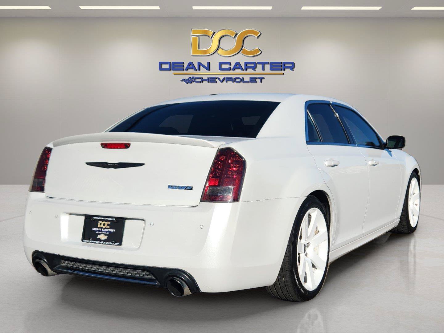 Used 2012 Chrysler 300 SRT8 w/ 19-Premium Speaker Group RWD image 5