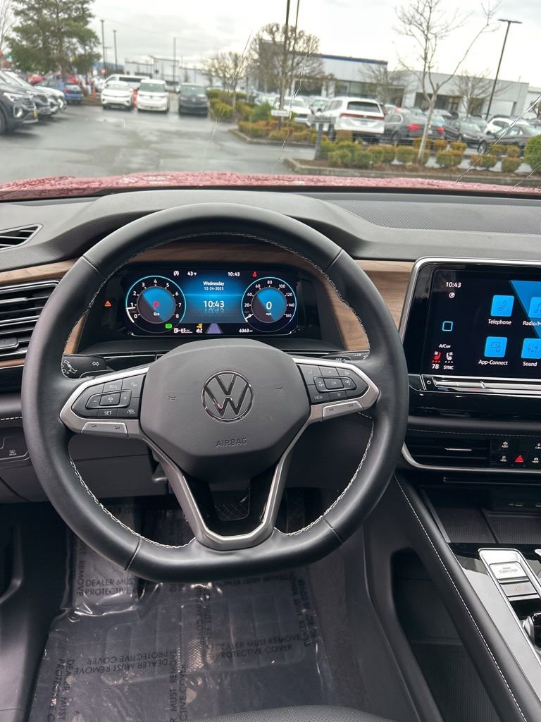 Used 2024 Volkswagen Atlas SE image 33