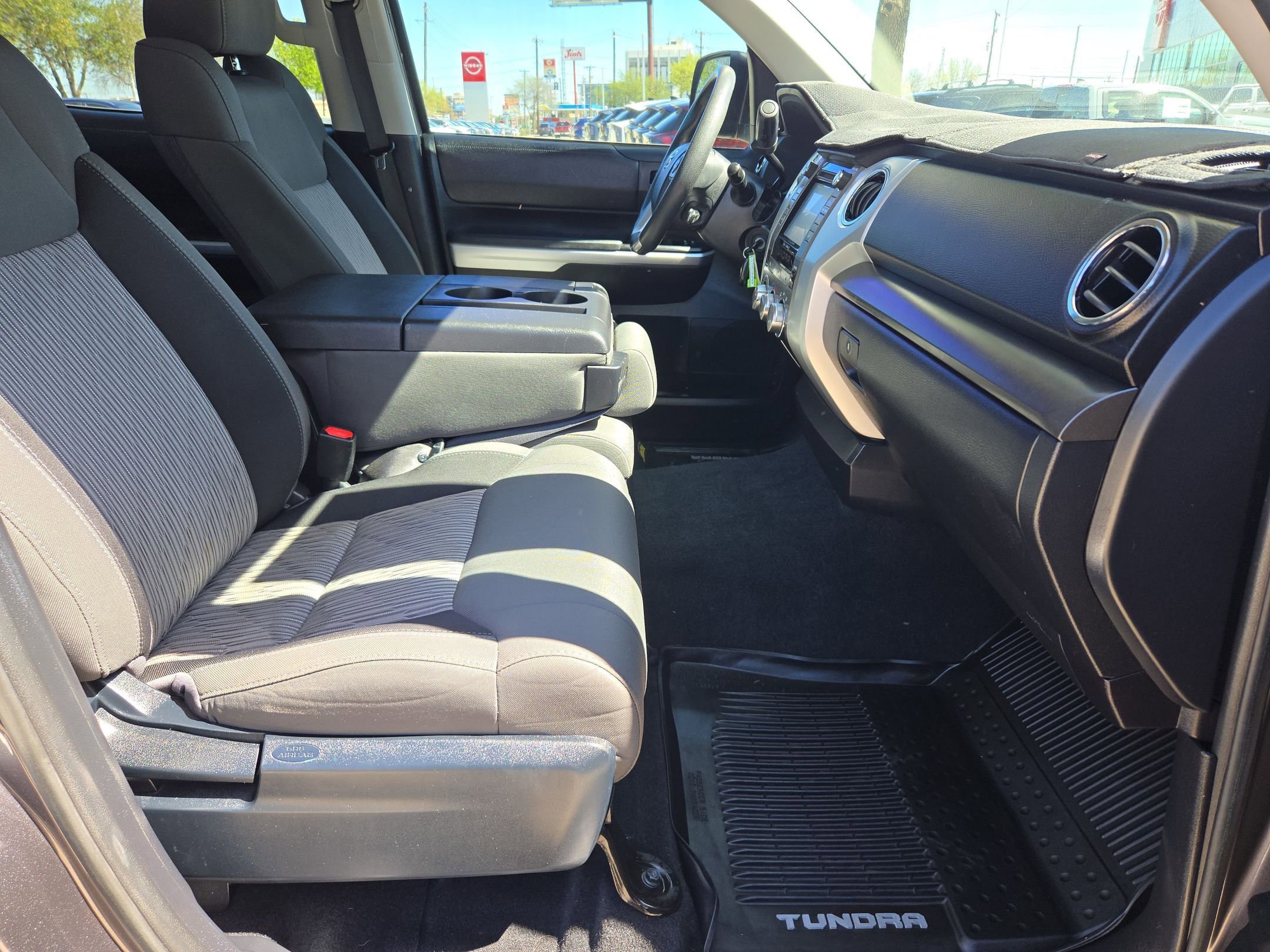 Used 2017 Toyota Tundra SR5 image 27