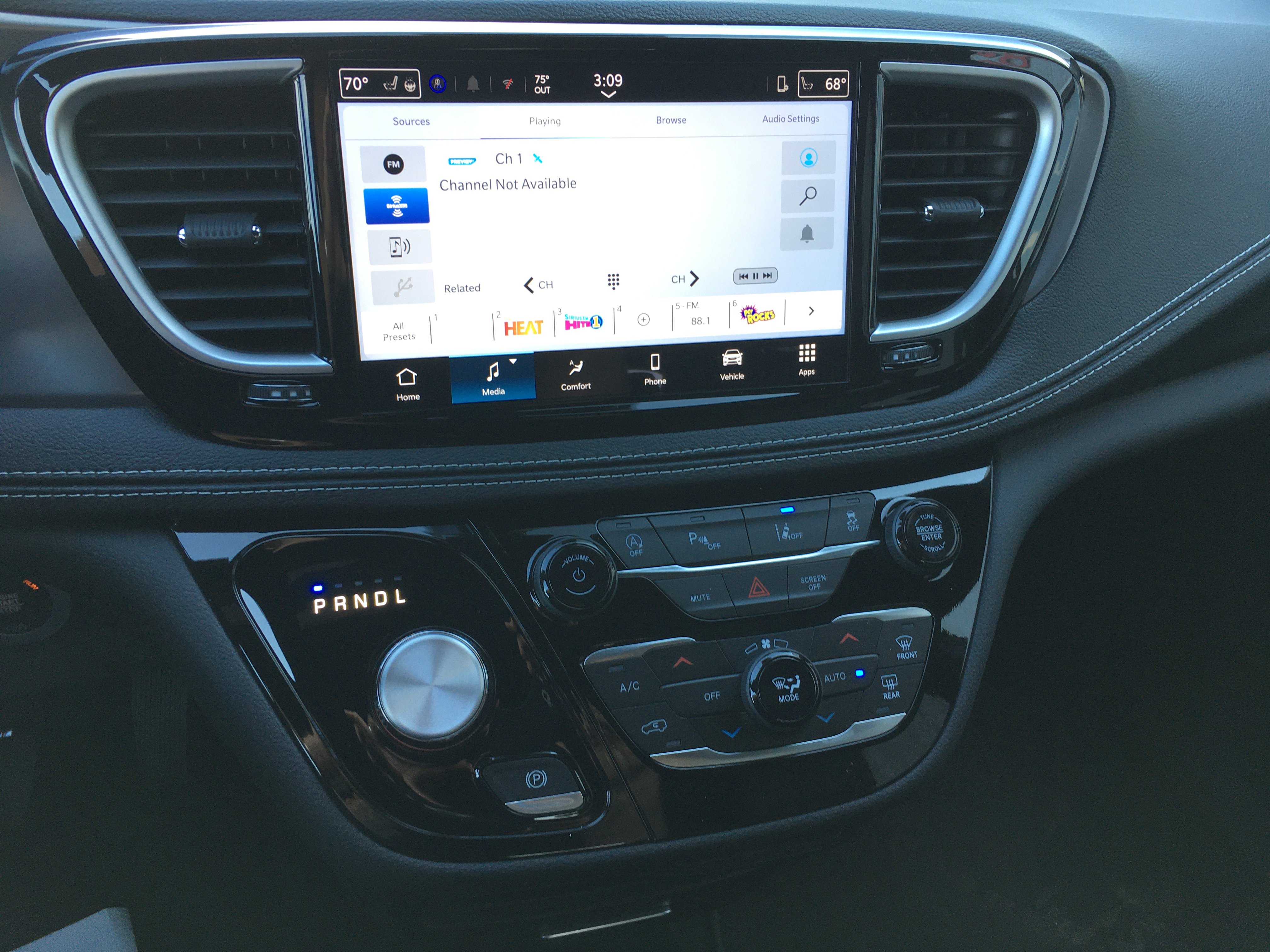 New 2026 Chrysler Pacifica Select w/ S Appearance Package image 18