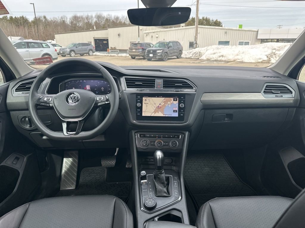 Used 2020 Volkswagen Tiguan SEL AWD/4WD image 18