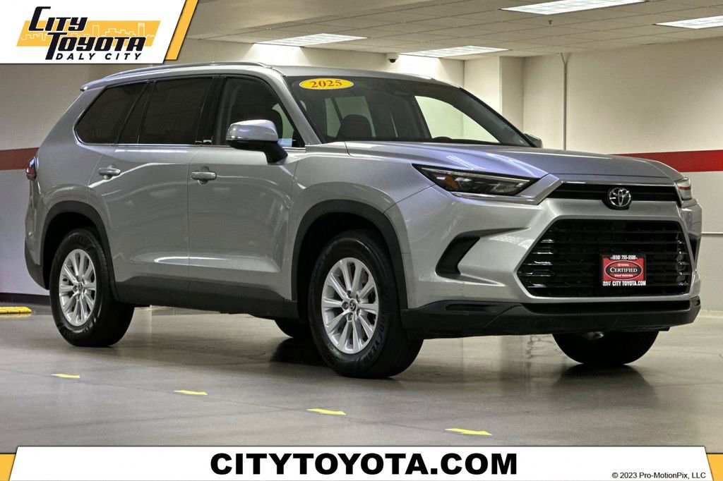 Certified 2025 Toyota Grand Highlander AWD image 1