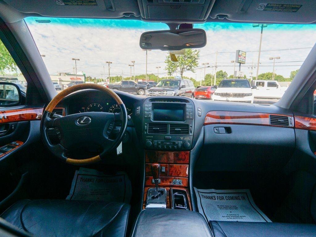 Used 2006 Lexus LS 430 w/ Modern Luxury Pkg RWD image 12