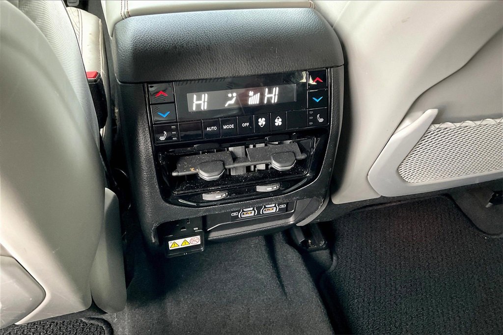 Used 2021 Jeep Grand Cherokee L Summit w/ Luxury Tech Group V image 34