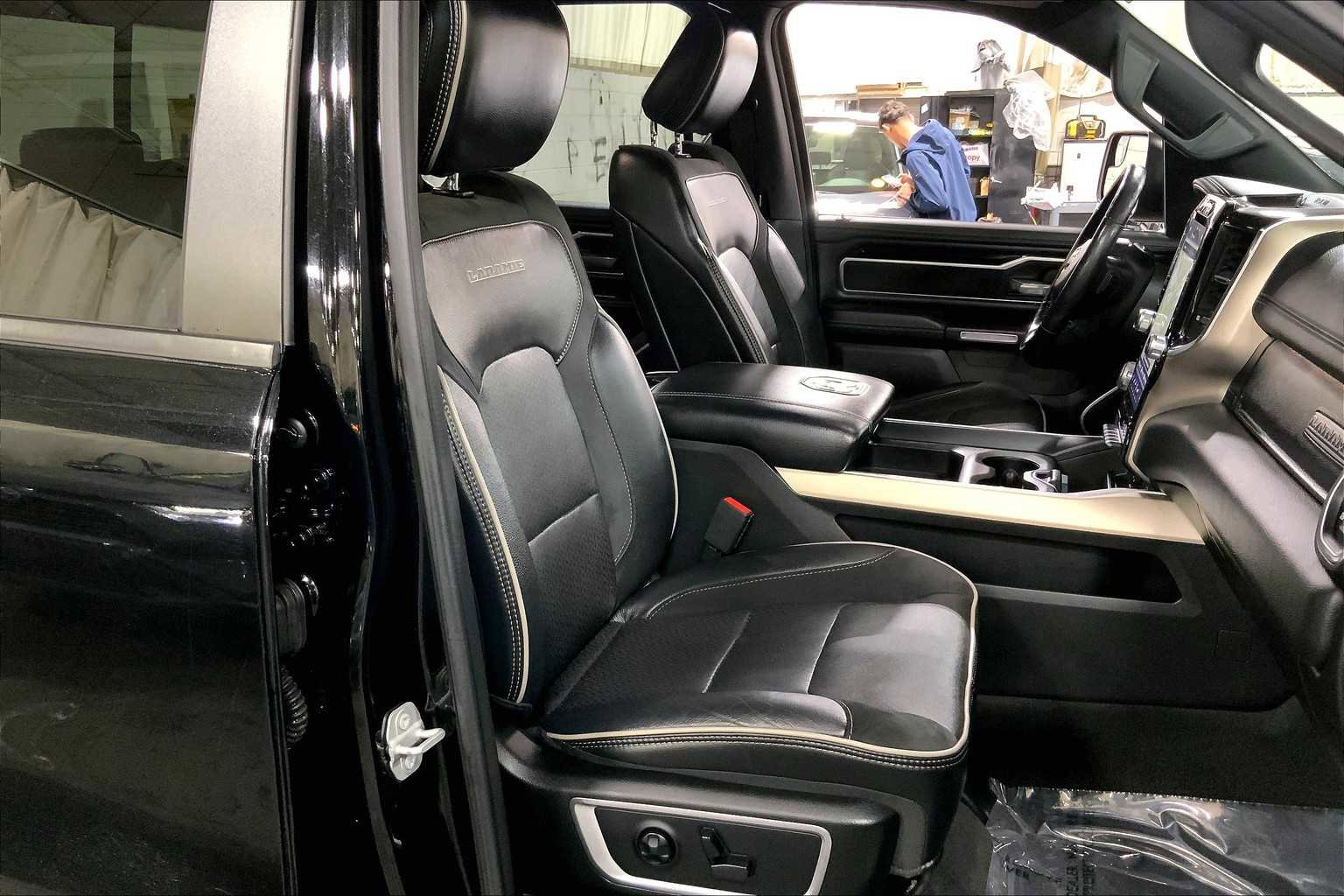 Used 2019 RAM 1500 Laramie w/ Sport Appearance Package image 8