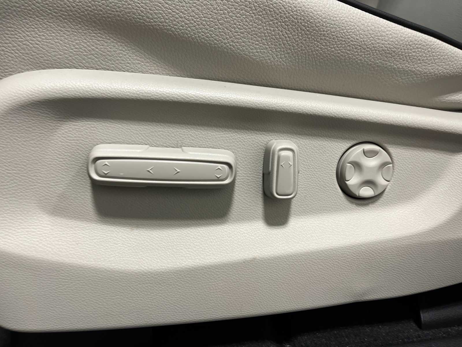 New 2026 Honda Odyssey Touring image 14