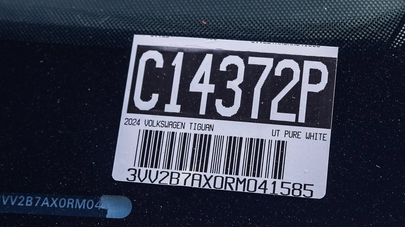 Used 2024 Volkswagen Tiguan SE AWD/4WD image 30
