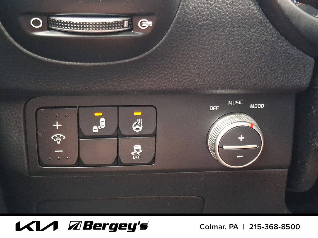 Used 2017 Kia Soul ! w/ Tech Package FWD image 26