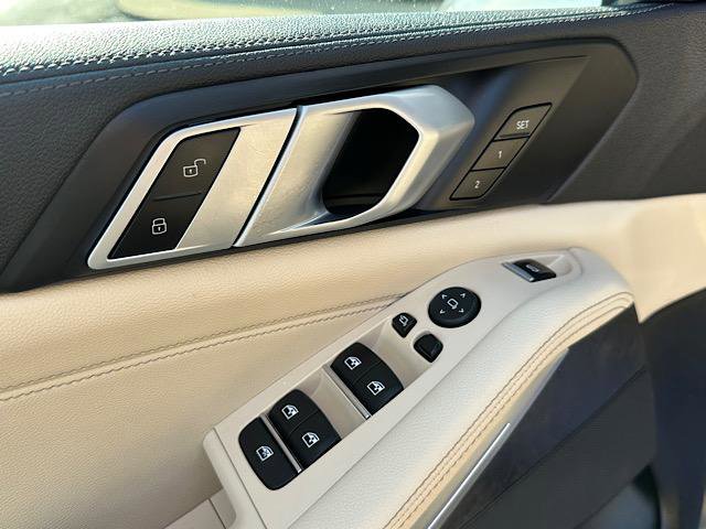 Certified 2022 BMW X5 xDrive40i w/ Premium Package image 18