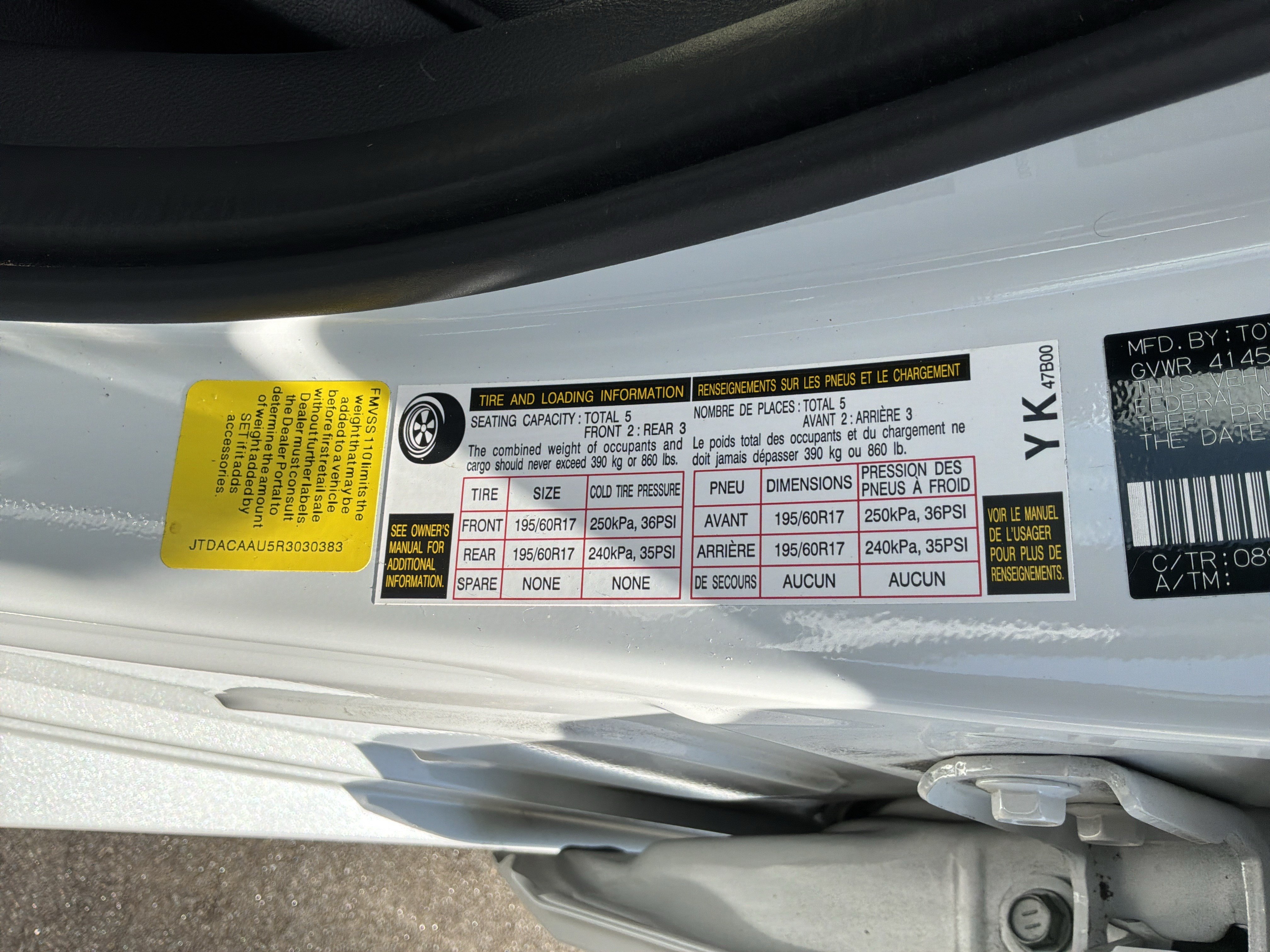 Used 2024 Toyota Prius LE FWD image 34