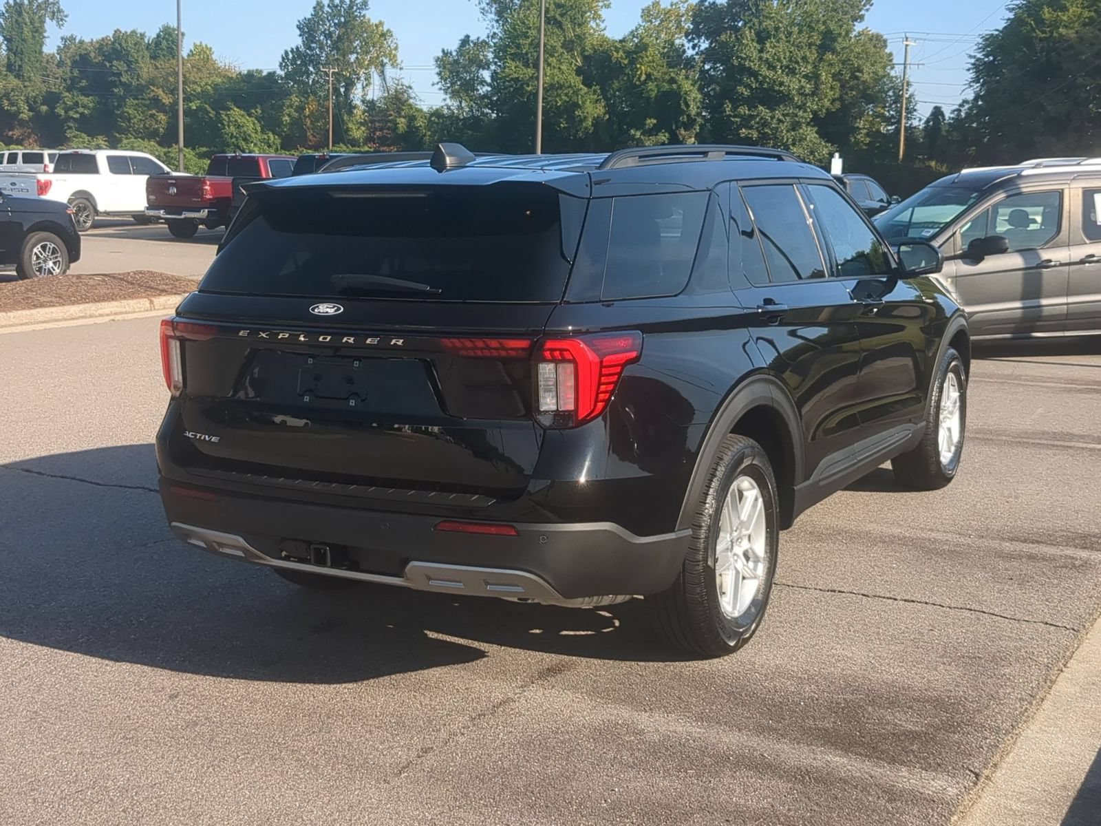 New 2027 Ford Explorer Active AWD/4WD image 3