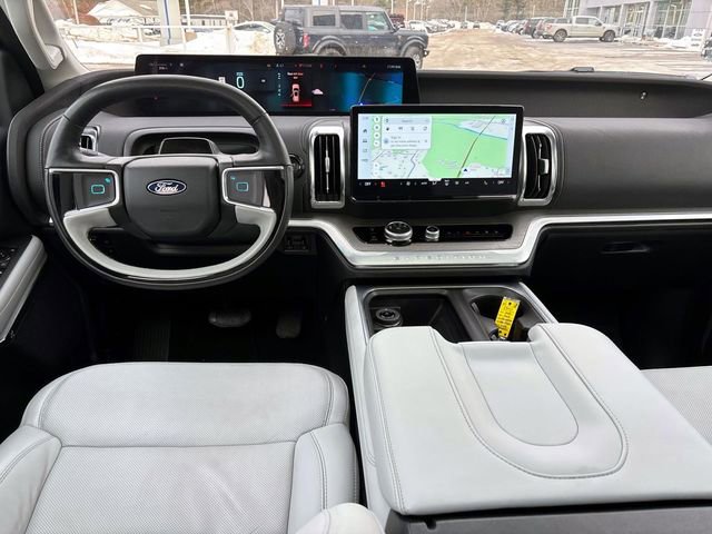 Used 2025 Ford Expedition Max Platinum image 14