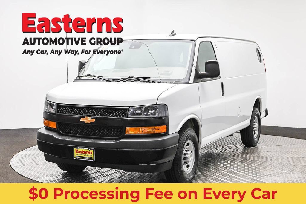 Used 2021 Chevrolet Express 3500 w/ Driver Convenience Package RWD image 1