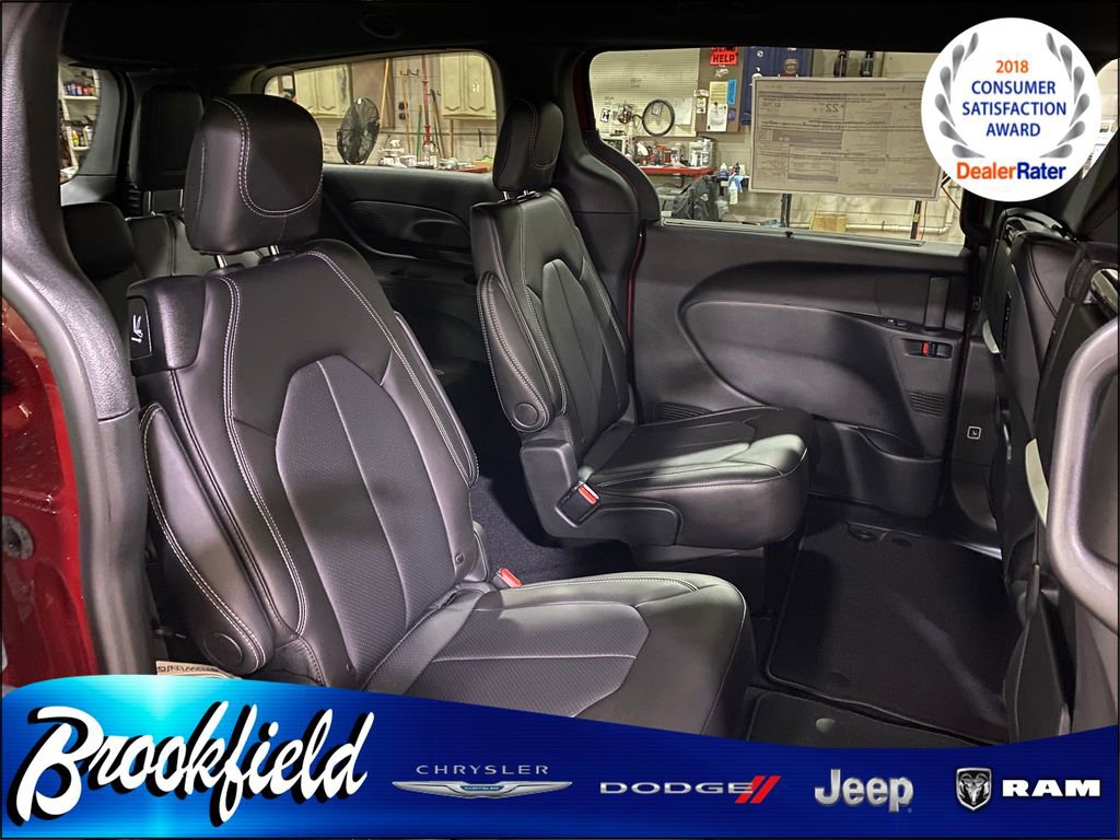 New 2026 Chrysler Pacifica Select FWD image 21