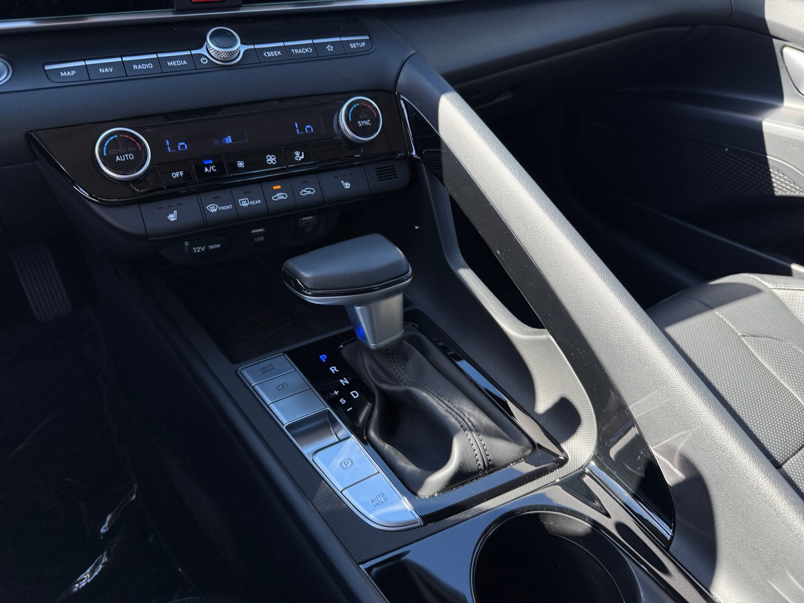Certified 2023 Hyundai Elantra Limited FWD image 13