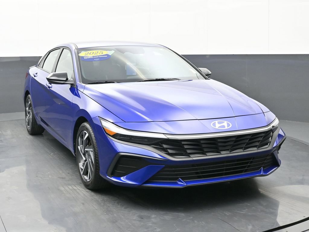 Certified 2025 Hyundai Elantra Sport image 9