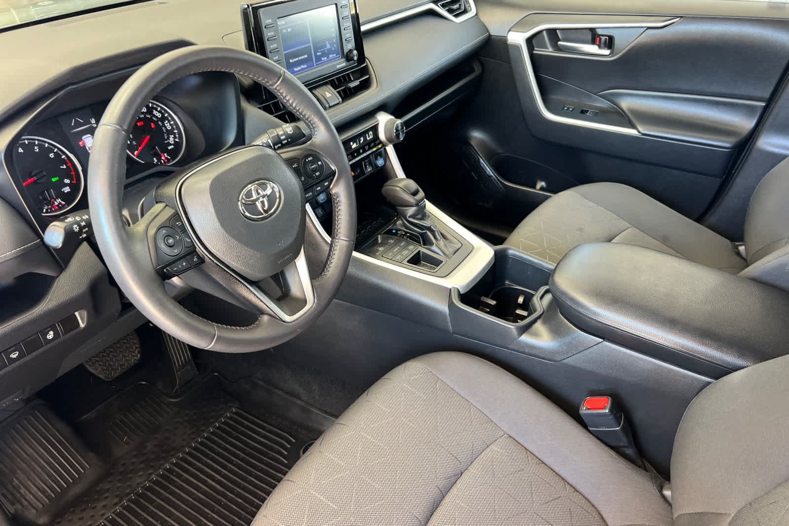 Certified 2022 Toyota RAV4 XLE w/ XLE Grade Weather Package AWD/4WD image 11