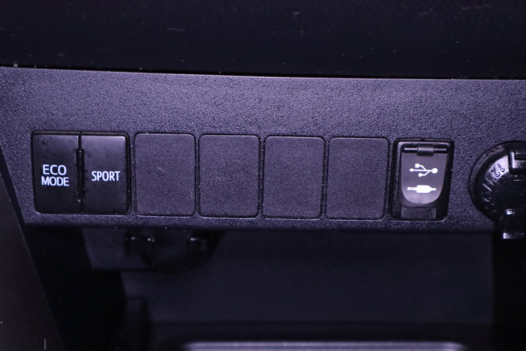 Used 2014 Toyota RAV4 LE FWD image 23