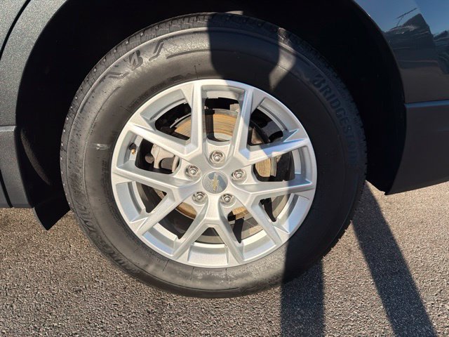Used 2020 Chevrolet Equinox LS w/ LS Convenience Package AWD/4WD image 11