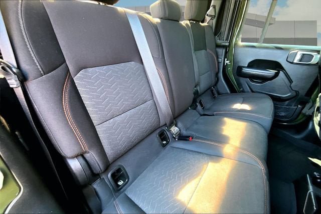 Used 2022 Jeep Gladiator Mojave AWD/4WD image 28