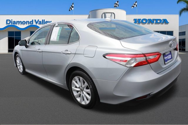 Used 2020 Toyota Camry LE image 4